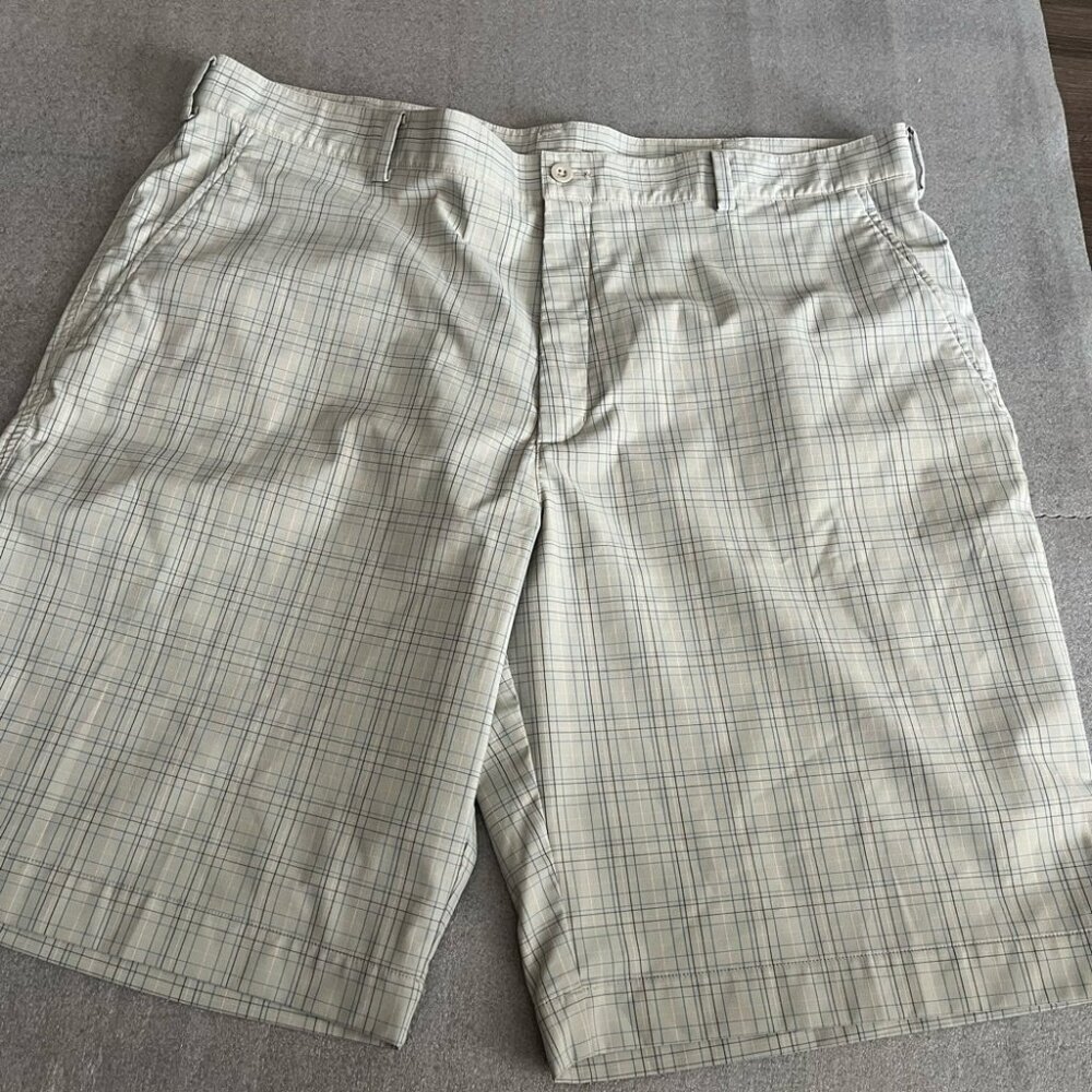 [W40]Nike Golf Dry Fit men Check Pattern Performance Shorts
